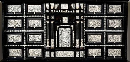 <img src="photos/Dossiers M excep/Cabinet-Renaissance-ébène-ivoire-Naples-XVIe-Jacobo-Fiamengo